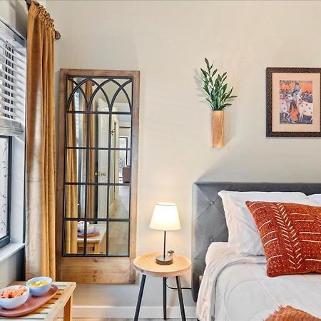 Artist'S Tower Townhome Just Renovated W Loft Gainesville Exterior photo