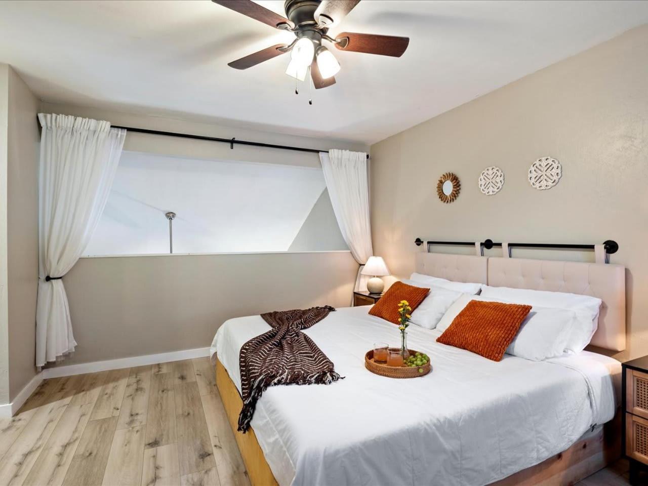 Artist'S Tower Townhome Just Renovated W Loft Gainesville Exterior photo