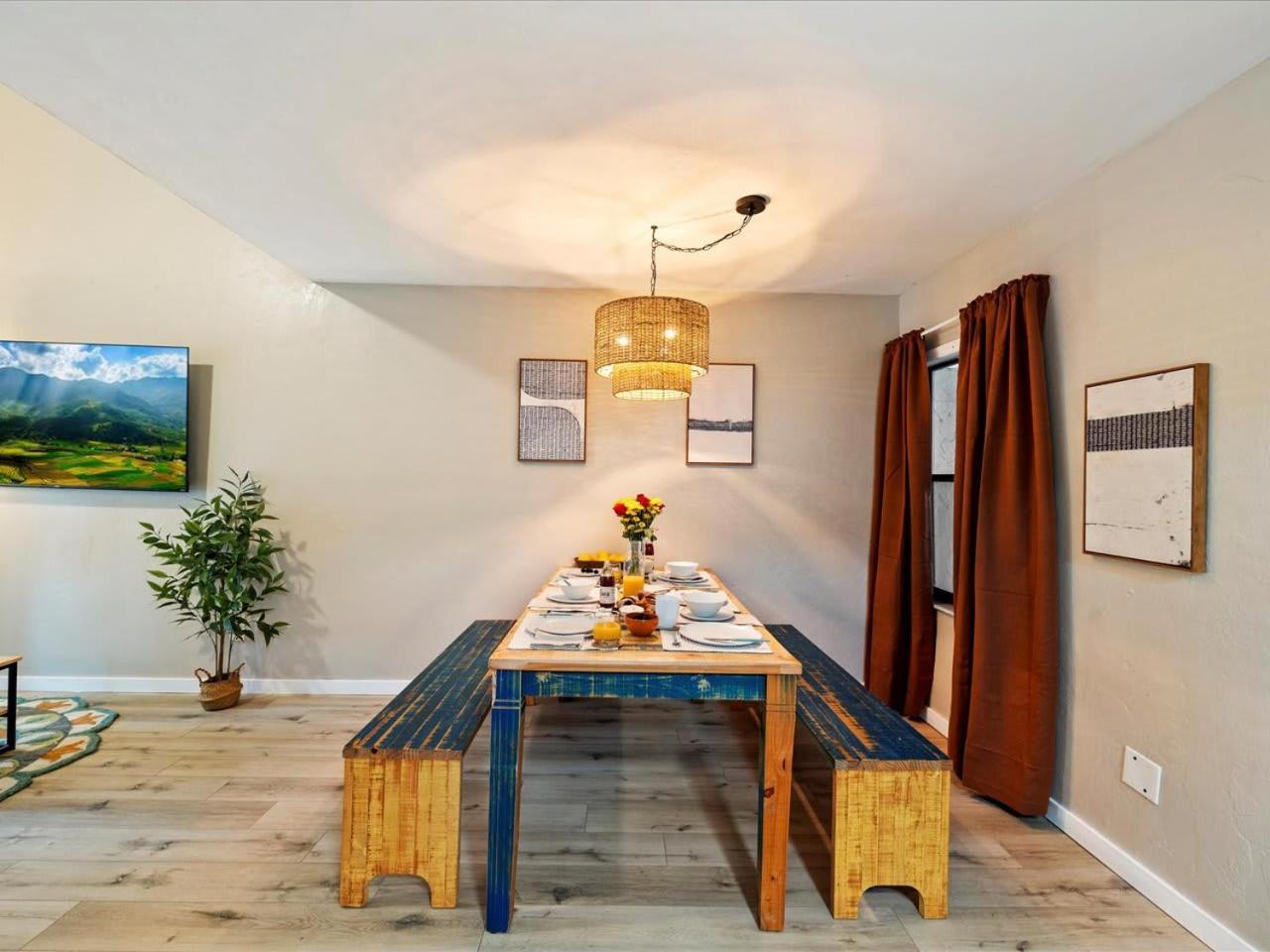 Artist'S Tower Townhome Just Renovated W Loft Gainesville Exterior photo