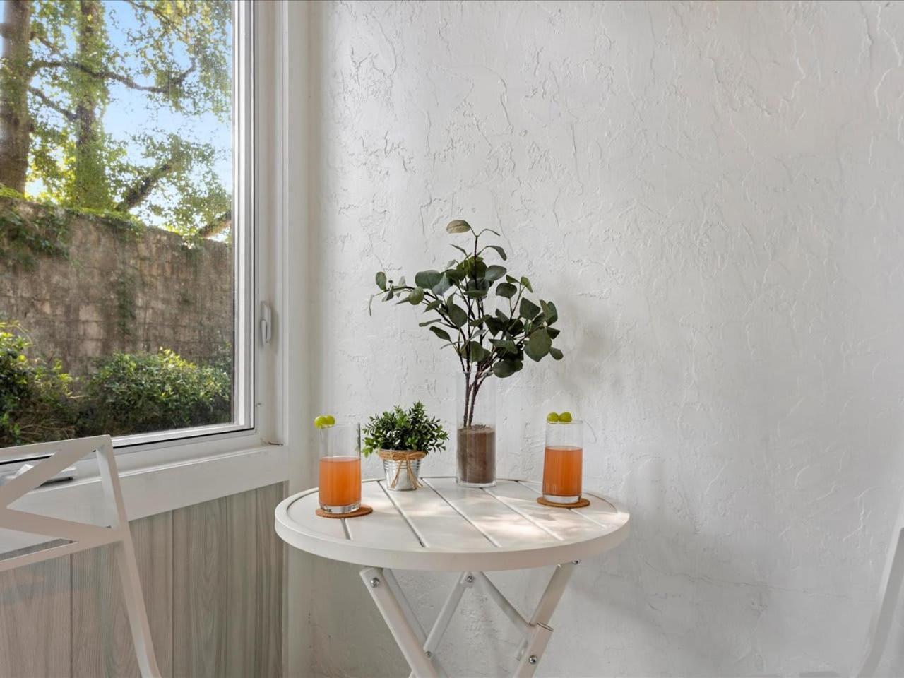 Artist'S Tower Townhome Just Renovated W Loft Gainesville Exterior photo