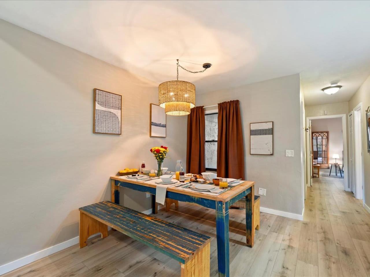 Artist'S Tower Townhome Just Renovated W Loft Gainesville Exterior photo