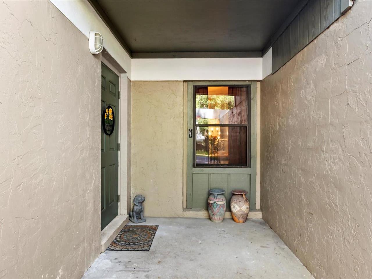 Artist'S Tower Townhome Just Renovated W Loft Gainesville Exterior photo